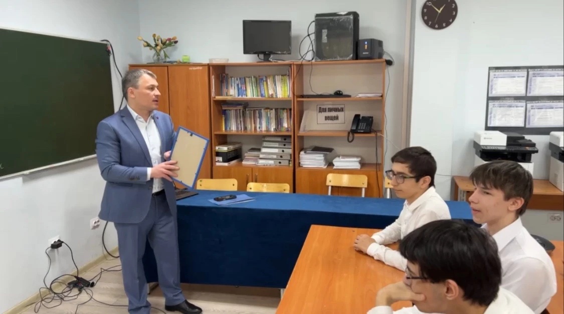 До встречи в сентябре! Минцифры РД завершает цикл цифровых уроков в этом учебном году